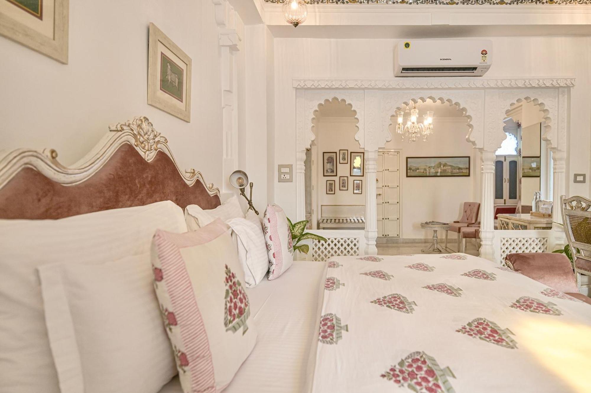 จาแกท นิวาส พาเลซ โฮเต็ล Hotel อุเดเปอร์ ภายนอก รูปภาพ