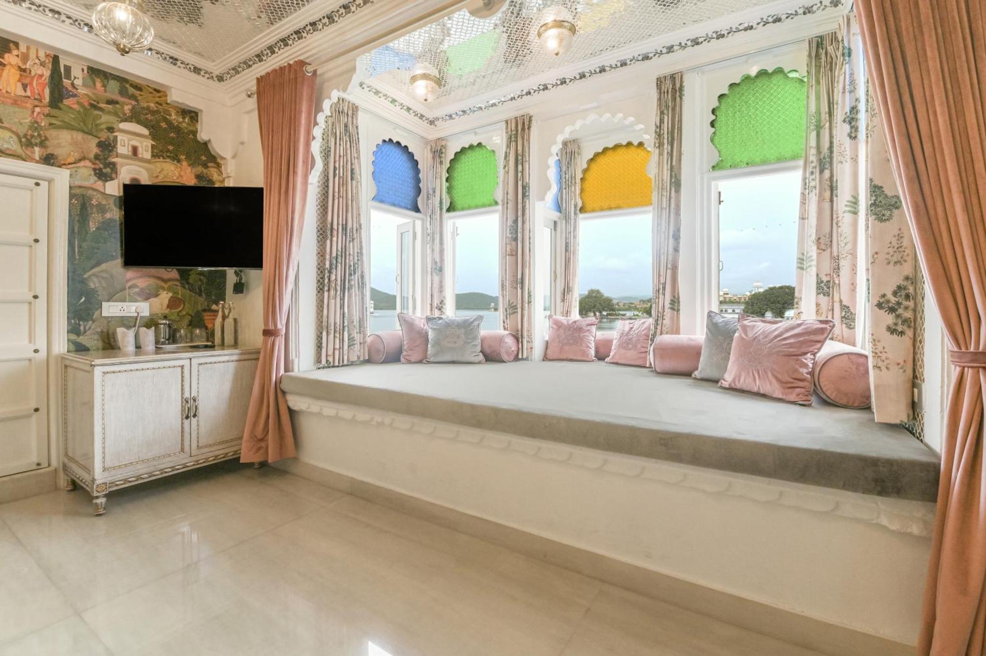 จาแกท นิวาส พาเลซ โฮเต็ล Hotel อุเดเปอร์ ภายนอก รูปภาพ