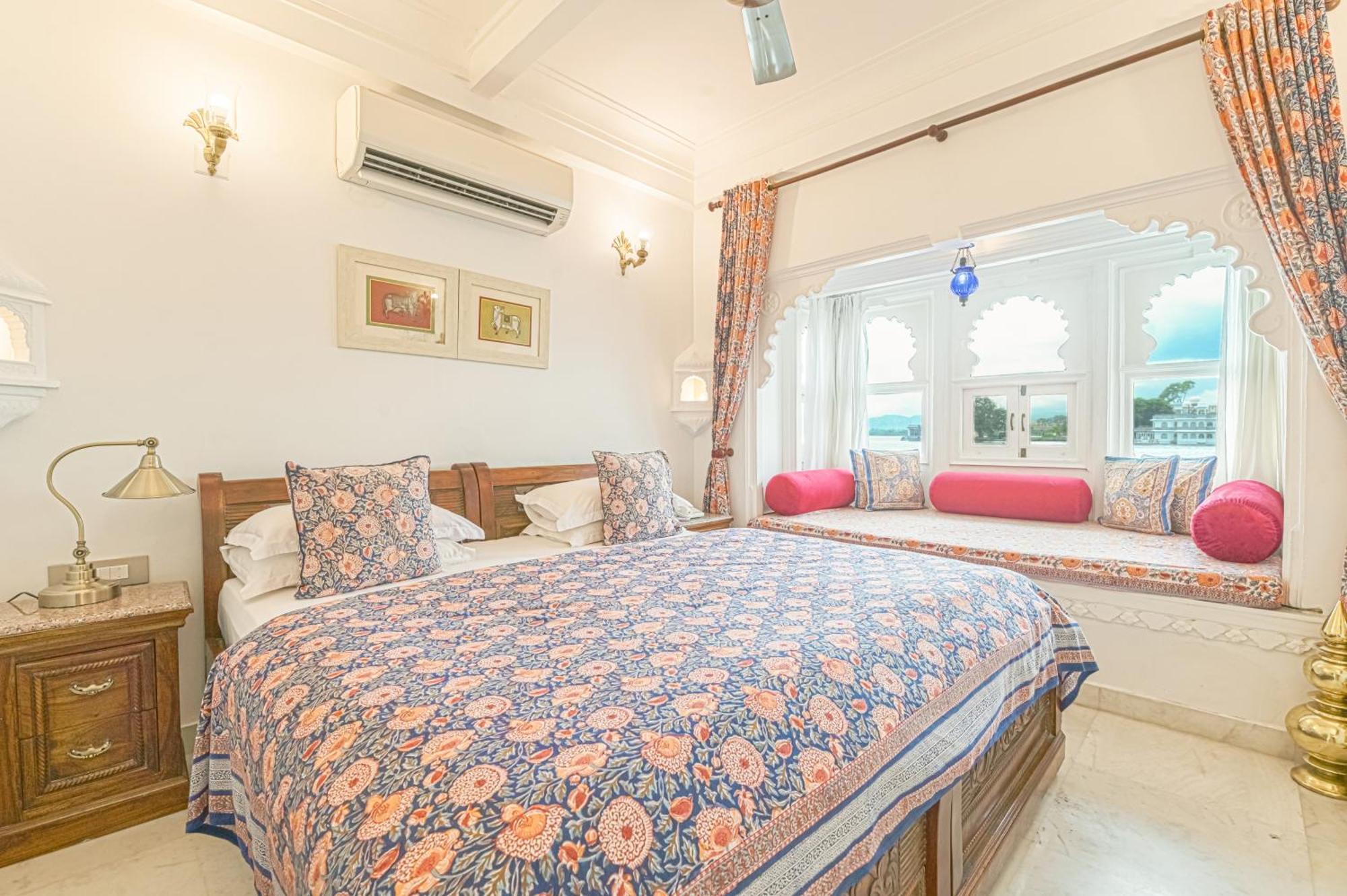 จาแกท นิวาส พาเลซ โฮเต็ล Hotel อุเดเปอร์ ภายนอก รูปภาพ